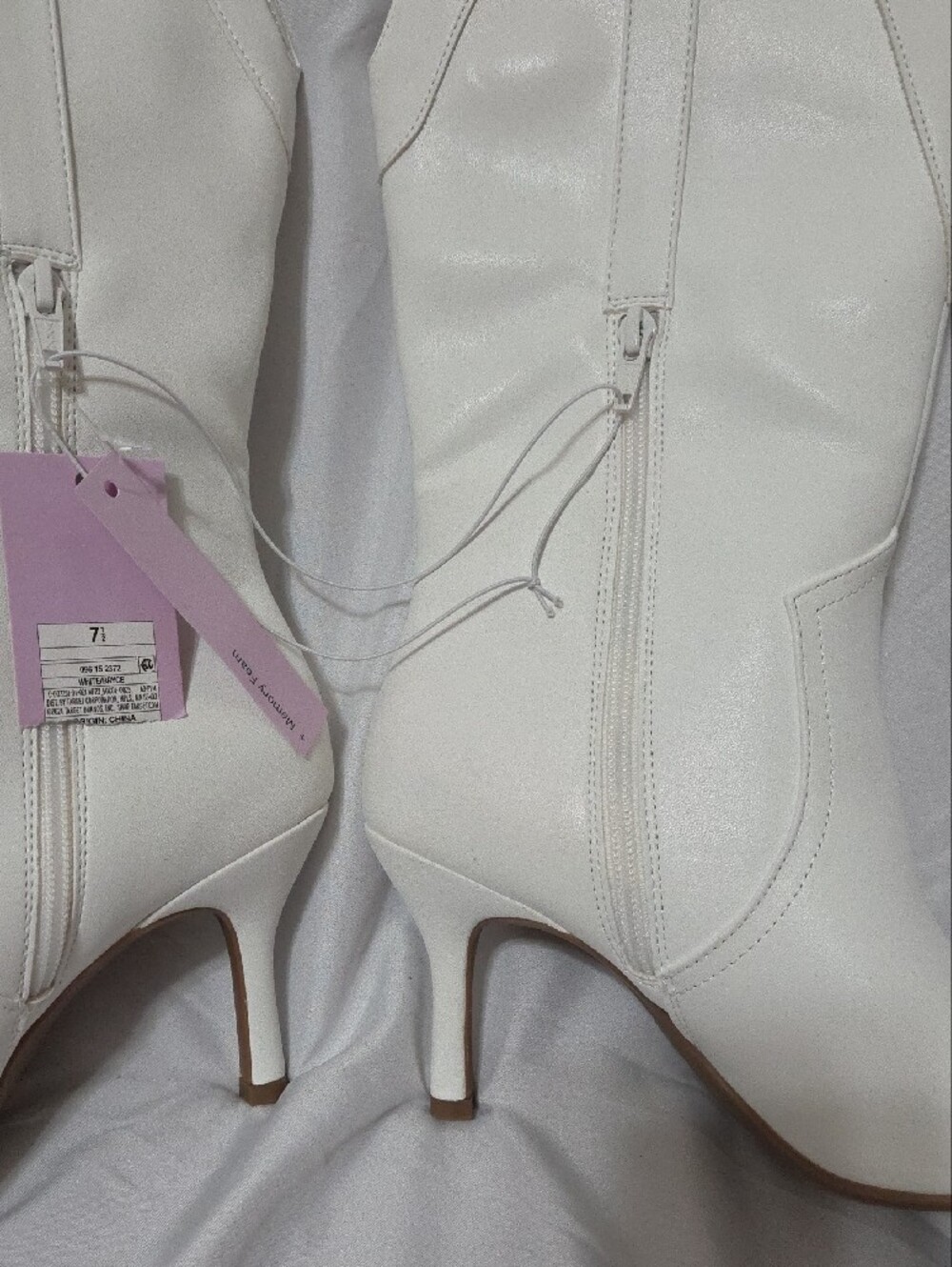 White Pointed-Toe Mid-Calf Heeled Boots, Zipper on Side, Size 7.5, New W/Tags - Picture 5 of 10